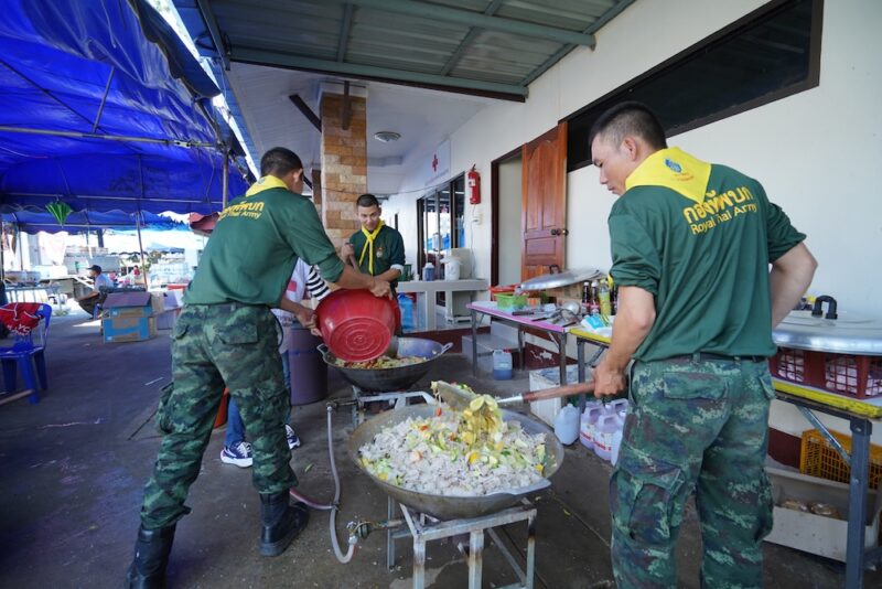 タイ人の支え合い精神が生んだ復興市場〜チェンライ洪水被害支援の現場より