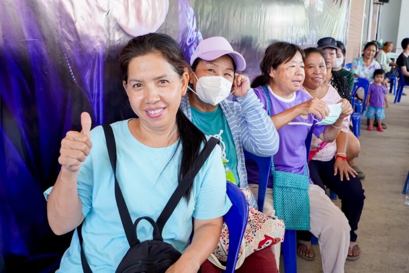 タイ人の支え合い精神が生んだ復興市場〜チェンライ洪水被害支援の現場より