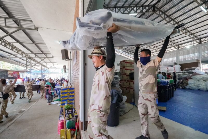 タイ人の支え合い精神が生んだ復興市場〜チェンライ洪水被害支援の現場より