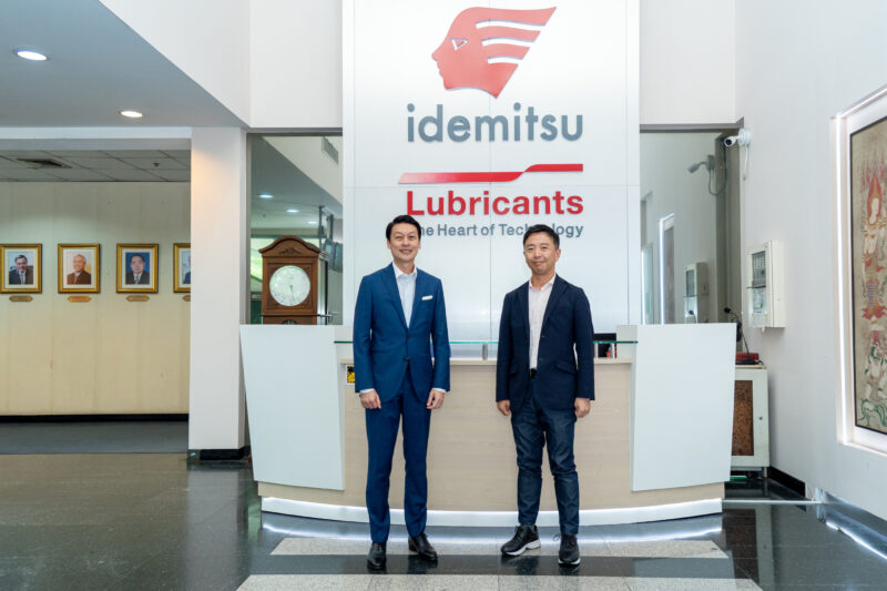 mediator ガンタトーンCEO(右)、出光アポロタイランド公荘雄一社長(右)